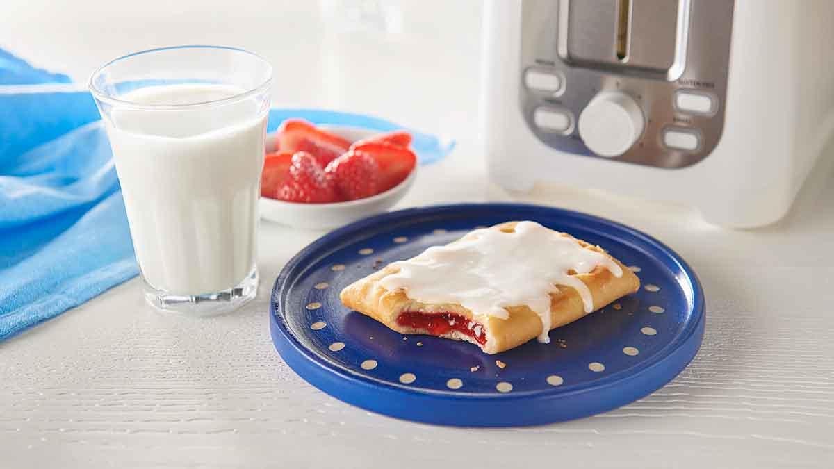 pillsbury-mega-icing-toaster-strudel